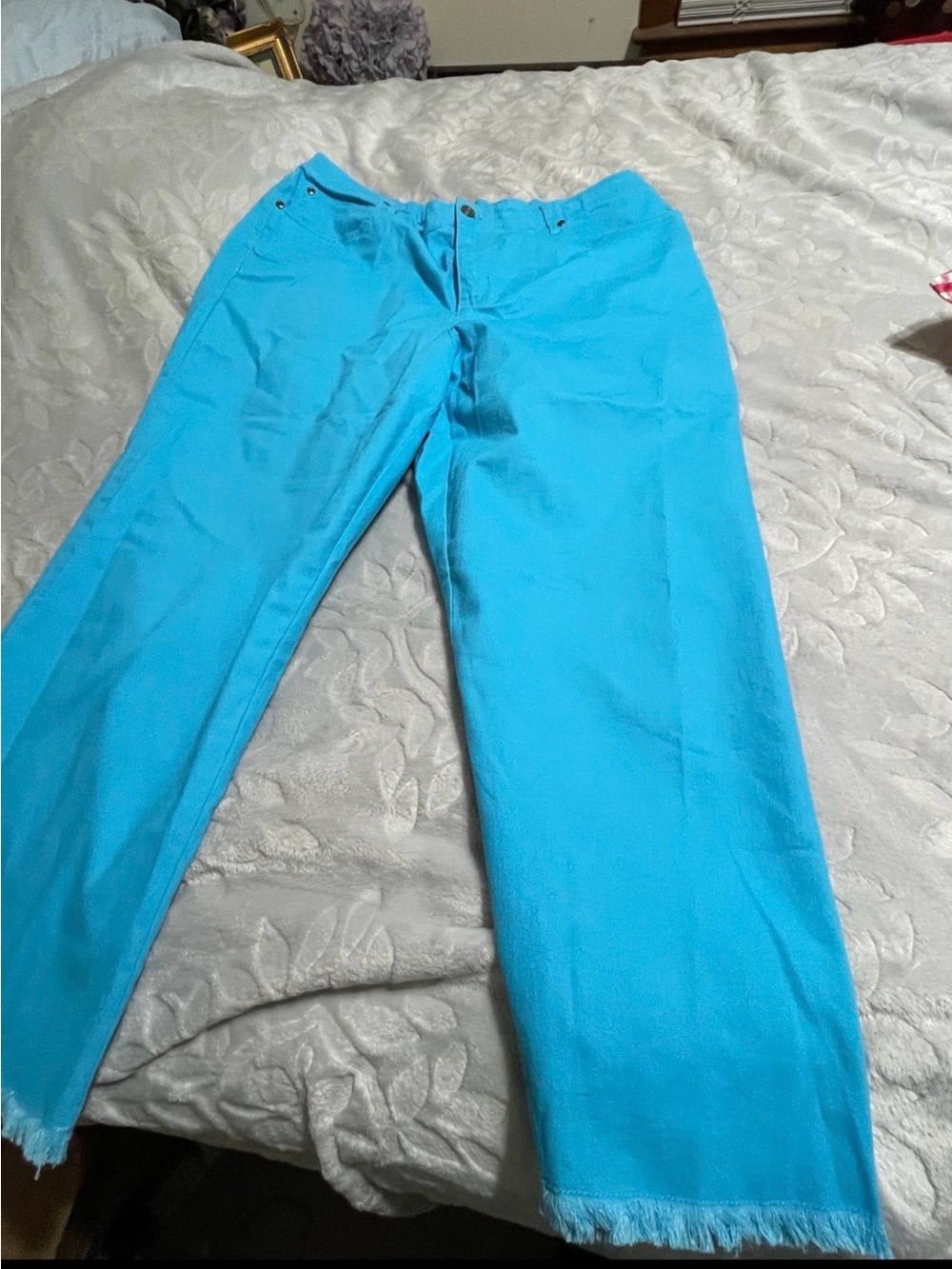 Women’s crop twill pants